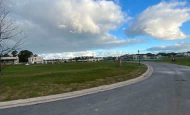 VENTA. Lote de 670m2 ubicado en Barrio Privado Arenas Chico. Mar del Plata