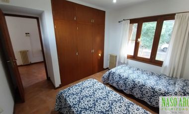 Chalet en venta en Sierra de los Padres. Gas natural. APTO CREDITO.