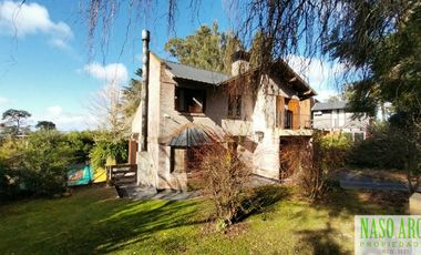 Chalet en venta en Sierra de los Padres. Gas natural. APTO CREDITO.
