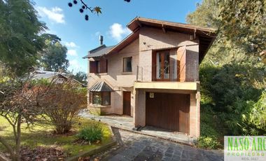 Chalet en venta en Sierra de los Padres. Gas natural. APTO CREDITO.
