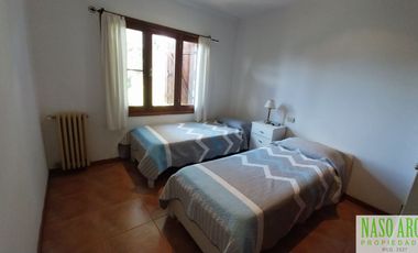 Chalet en venta en Sierra de los Padres. Gas natural. APTO CREDITO.