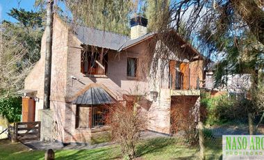 Chalet en venta en Sierra de los Padres. Gas natural. APTO CREDITO.