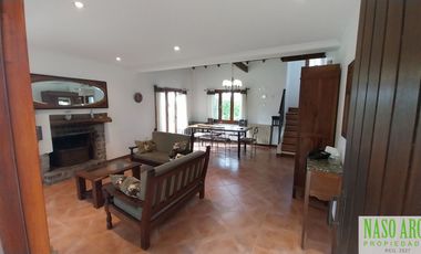 Chalet en venta en Sierra de los Padres. Gas natural. APTO CREDITO.