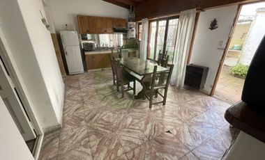 Casa en venta de 3 dormitorios c/ cochera en Barrio La Perla Norte