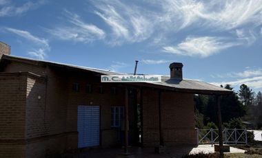 V195. ICHO CRUZ SIERRA. CASA C/PILETA, GALERIA, DOS DORMITORIOS