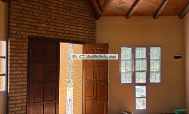 V195. ICHO CRUZ SIERRA. CASA C/PILETA, GALERIA, DOS DORMITORIOS