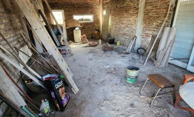 Casa en construcción en venta de 2 dormitorios c/ cochera en Rafael Castillo