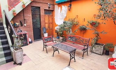 Casa en venta c/ patio, terraza y garage en Parque Patricios
