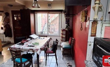 Casa en venta c/ patio, terraza y garage en Parque Patricios