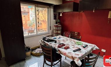 Casa en venta c/ patio, terraza y garage en Parque Patricios