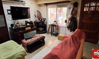 Casa en venta c/ patio, terraza y garage en Parque Patricios