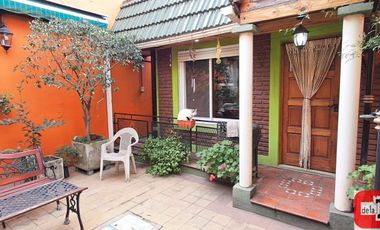 Casa en venta c/ patio, terraza y garage en Parque Patricios