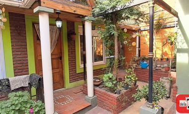 Casa en venta c/ patio, terraza y garage en Parque Patricios