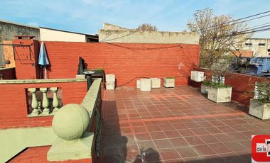 Casa en venta c/ patio, terraza y garage en Parque Patricios