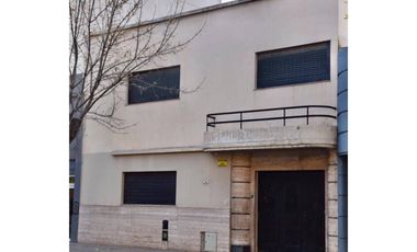 Casa en venta c/ cochera en Centro