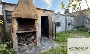 VENTA DE CASA DE 2 DORMITORIOS BERISSO APTO BANCO