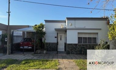 VENTA DE CASA DE 2 DORMITORIOS BERISSO APTO BANCO