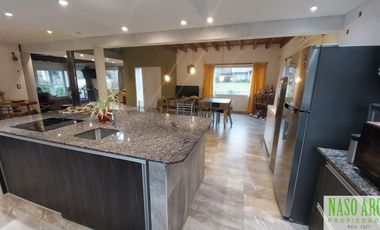 RETASADA. Propiedad de categoría en venta en Sierra de los Padres. Gas Natural