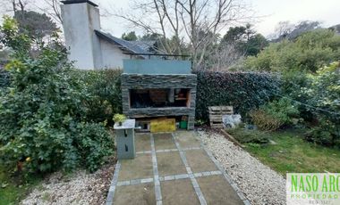 RETASADA. Propiedad de categoría en venta en Sierra de los Padres. Gas Natural