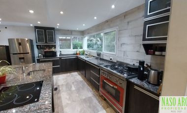 RETASADA. Propiedad de categoría en venta en Sierra de los Padres. Gas Natural