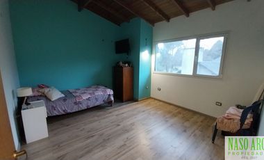 RETASADA. Propiedad de categoría en venta en Sierra de los Padres. Gas Natural