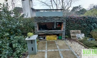 RETASADA. Propiedad de categoría en venta en Sierra de los Padres. Gas Natural