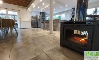 RETASADA. Propiedad de categoría en venta en Sierra de los Padres. Gas Natural