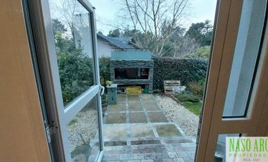 RETASADA. Propiedad de categoría en venta en Sierra de los Padres. Gas Natural