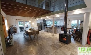 RETASADA. Propiedad de categoría en venta en Sierra de los Padres. Gas Natural