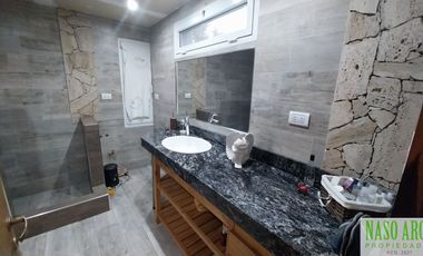 RETASADA. Propiedad de categoría en venta en Sierra de los Padres. Gas Natural