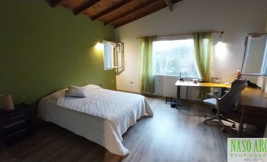 RETASADA. Propiedad de categoría en venta en Sierra de los Padres. Gas Natural