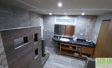 RETASADA. Propiedad de categoría en venta en Sierra de los Padres. Gas Natural