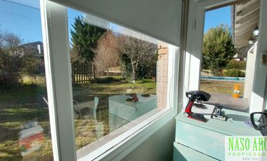 Hermosa Casa con excelente diseño en venta en Sierra de los Padres. Gas Natural