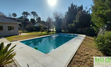 Hermosa Casa con excelente diseño en venta en Sierra de los Padres. Gas Natural