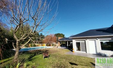 Hermosa Casa con excelente diseño en venta en Sierra de los Padres. Gas Natural