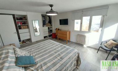 Hermosa Casa con excelente diseño en venta en Sierra de los Padres. Gas Natural