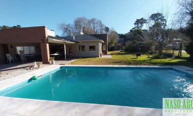 Hermosa Casa con excelente diseño en venta en Sierra de los Padres. Gas Natural