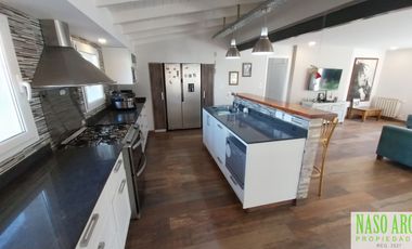 Hermosa Casa con excelente diseño en venta en Sierra de los Padres. Gas Natural