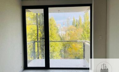 Departamento en venta c/ cochera en Área Centro Este