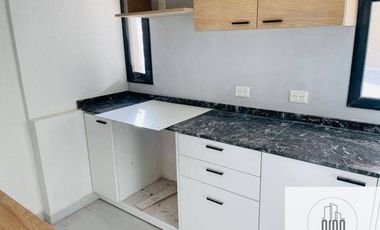 Departamento en venta c/ cochera en Área Centro Este