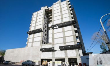 Departamento en venta c/ cochera en Área Centro Este