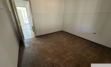Casa en venta c/ cochera en 9 de Julio