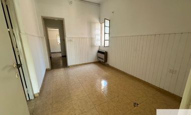 Casa en venta c/ cochera en 9 de Julio