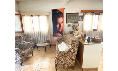 Casa céntrica con patio, Bolívar 229, Colón.