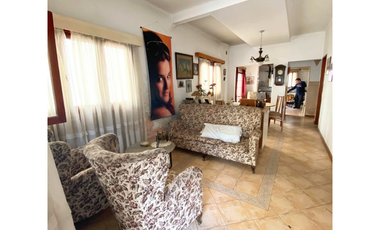 Casa céntrica con patio, Bolívar 229, Colón.