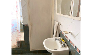 Casa céntrica con patio, Bolívar 229, Colón.