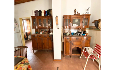 Casa céntrica con patio, Bolívar 229, Colón.