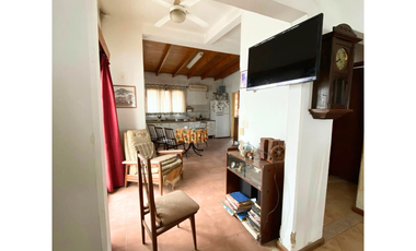 Casa céntrica con patio, Bolívar 229, Colón.