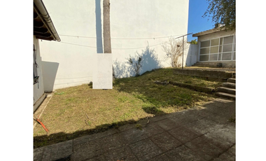 Casa céntrica con patio, Bolívar 229, Colón.