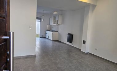 Casa en venta c/ cochera en Jesús Nazareno